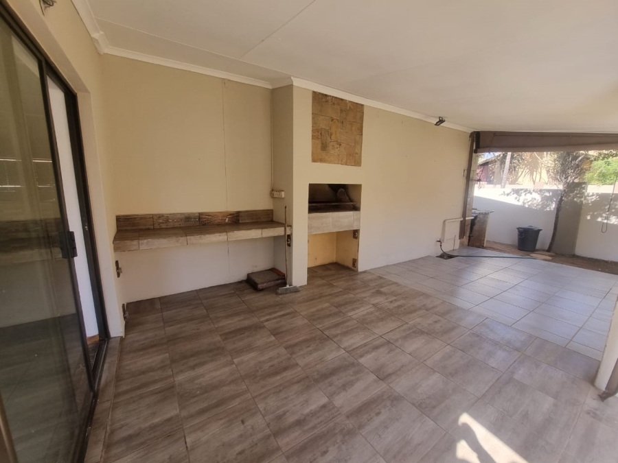 3 Bedroom Property for Sale in Waterval East North West